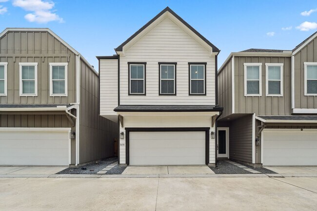 Primary Photo - 8470 Berry Green Ln