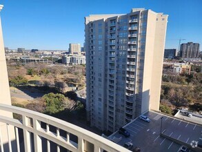 Building Photo - 3225 Turtle Creek Blvd