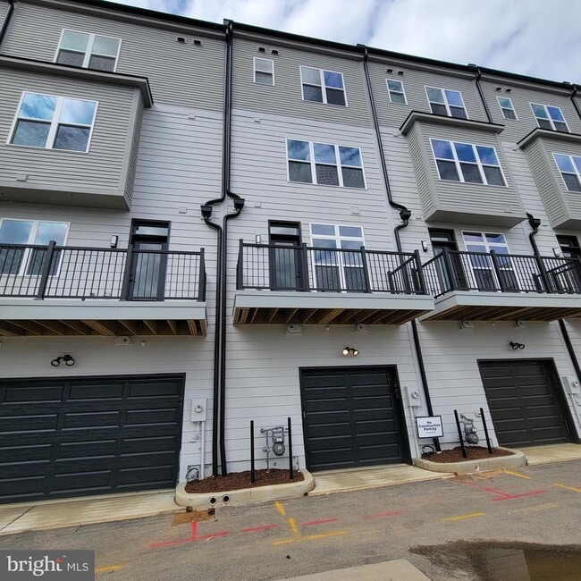 Building Photo - 2004 Tysons Ridgeline Rd