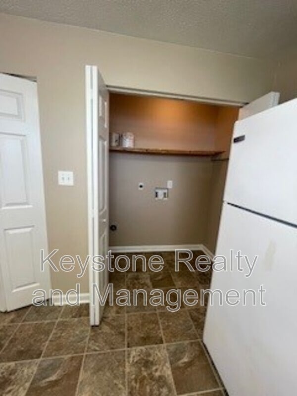 Building Photo - 298 Thompsonville Ln