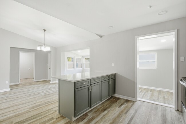 Building Photo - 12433 Deerfield Rd