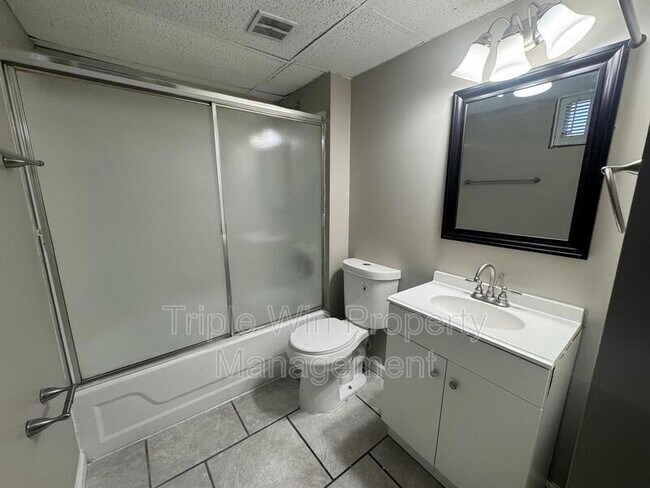 Building Photo - 775 Crabapple Ln