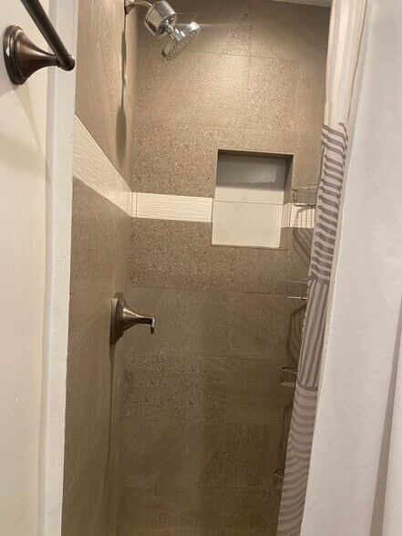 Building Photo - 1669 S Rimpau Blvd