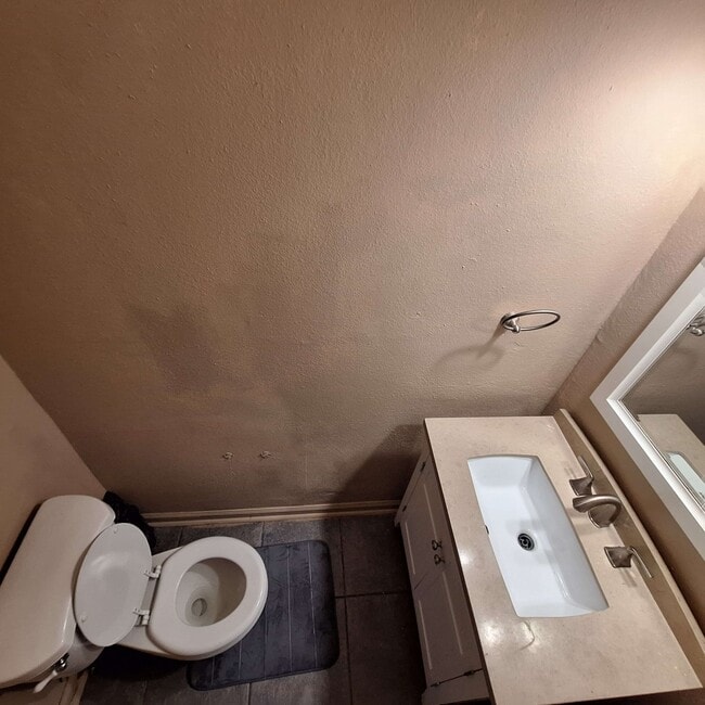 Building Photo - 2117 Giuffras Ave