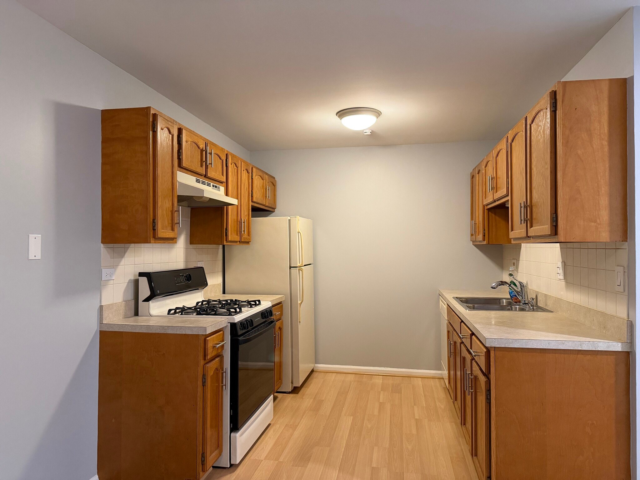 Building Photo - 743 Sterling Ct