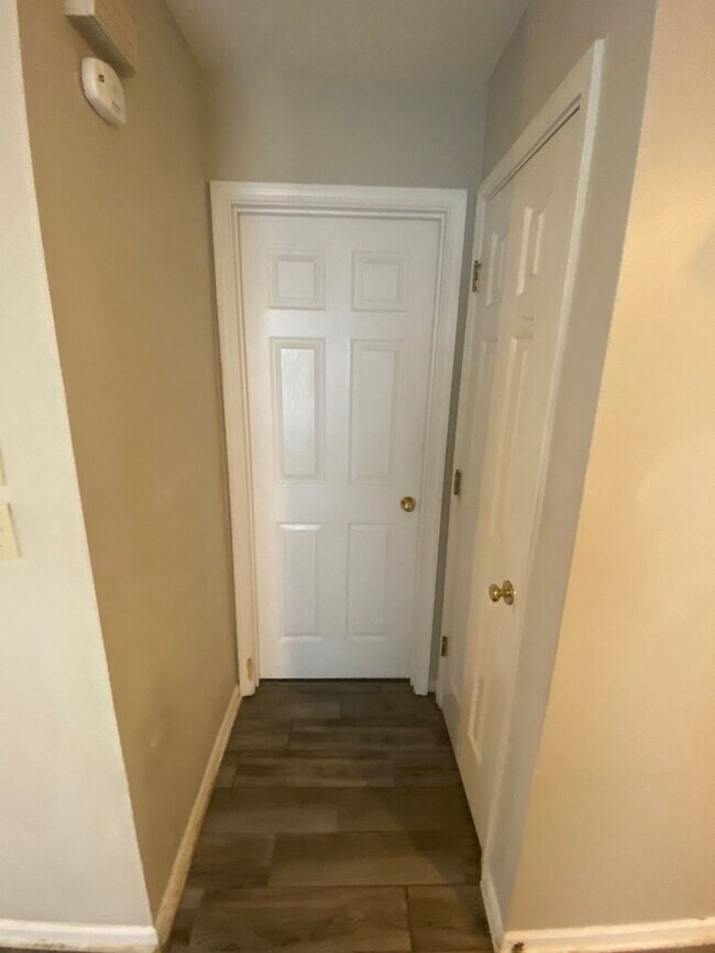 Building Photo - 2416-2418-2418 Santa Rosa Ct
