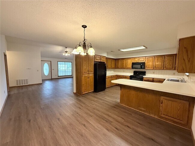 Building Photo - 2972 N John Wayne Dr
