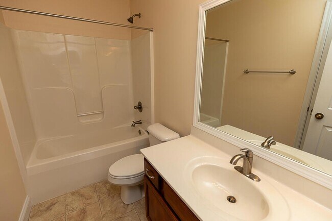 Building Photo - 2059 Arbor Springs Blvd