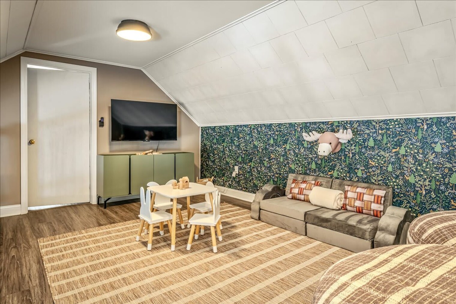 Building Photo - 117 Pond Rd