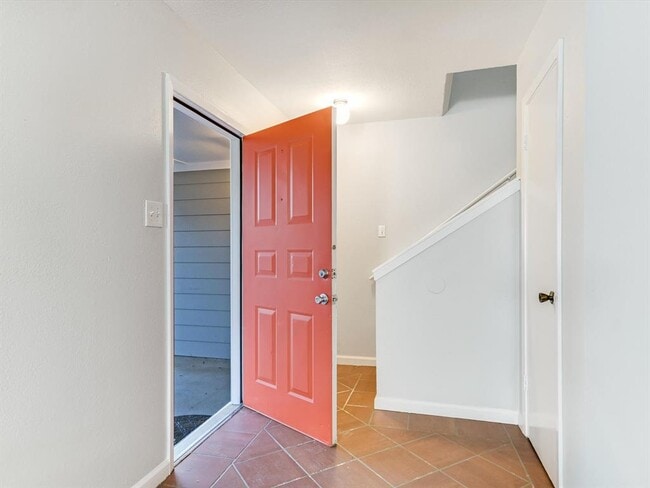 Building Photo - 11213 El Salido Pkwy