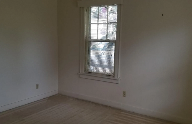 Building Photo - 3563 Cowden Ave