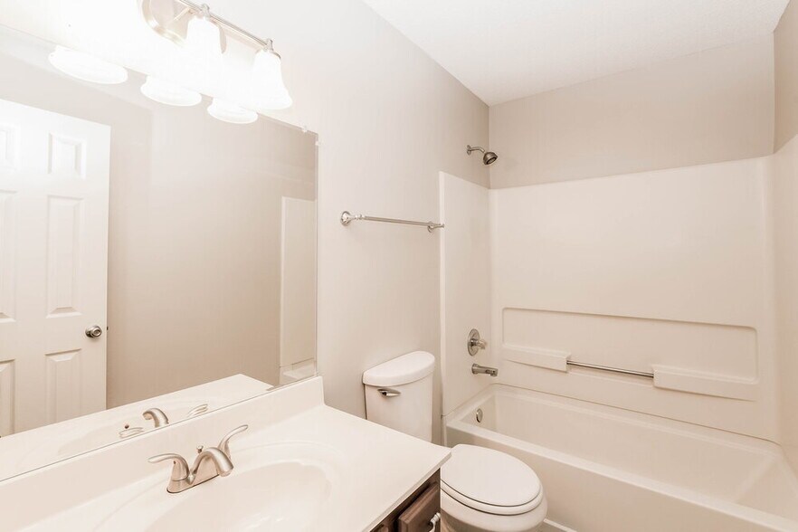 Building Photo - 10340 Palmer Cove