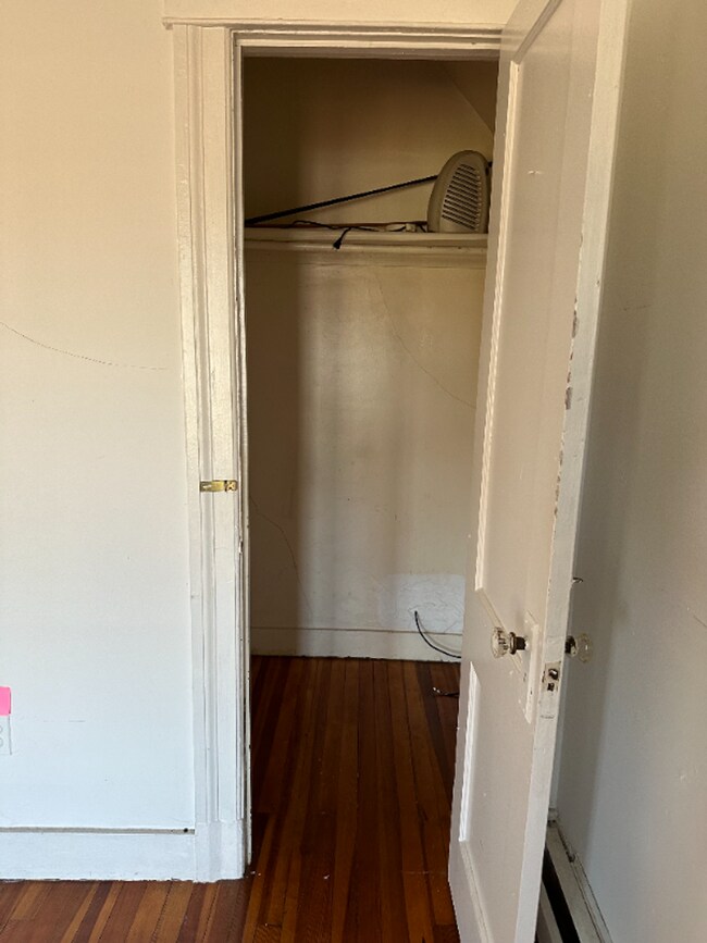 Building Photo - Renovated Beautiful 2BR Near Yale - Science Hill