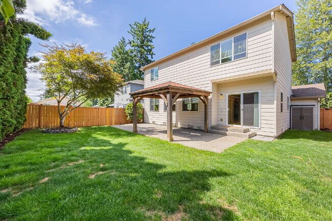 Building Photo - This is a beautiful property in the Savana...