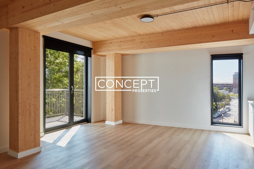 Building Photo - 11 E Lenox St