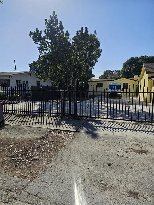 Building Photo - 1148 NW 100th St