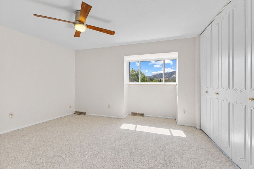 Building Photo - 2666 Sherwood Cir