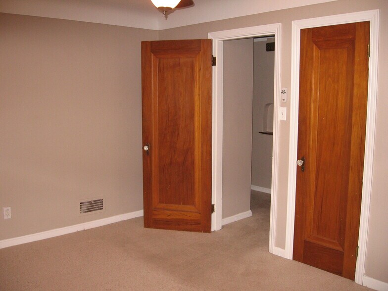 Building Photo - 6361 Aspen Way