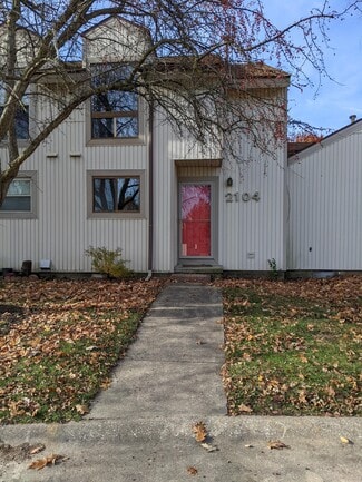 Building Photo - 2104 Melrose Dr