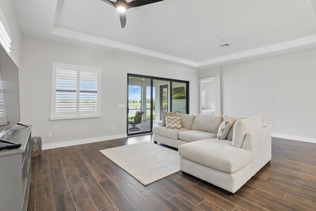 Building Photo - 5366 Santa Rosa Ln