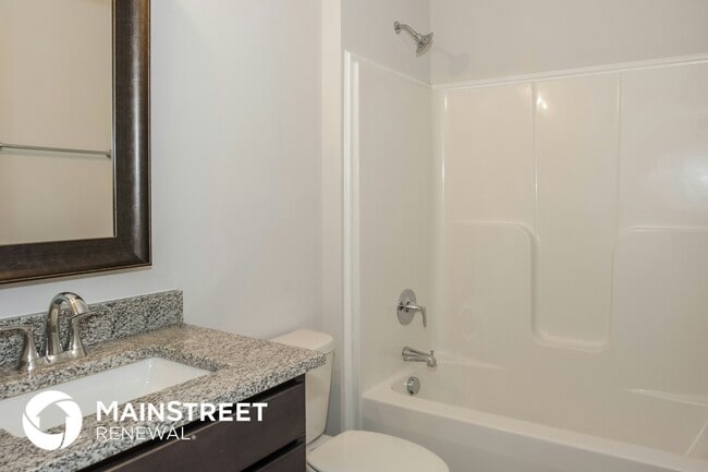 Building Photo - 14704 Greenleaf Dr