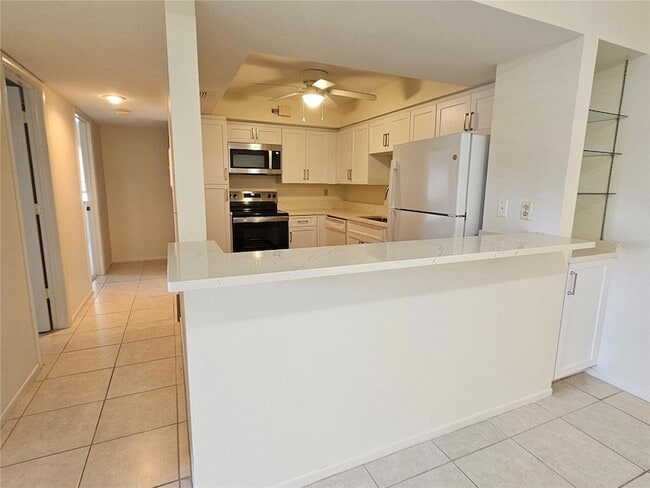 Building Photo - 812 Capri Isles Blvd