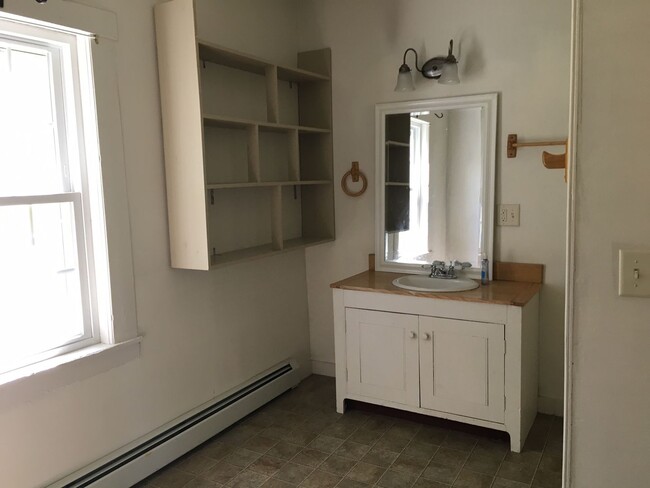 Building Photo - Single Family Home