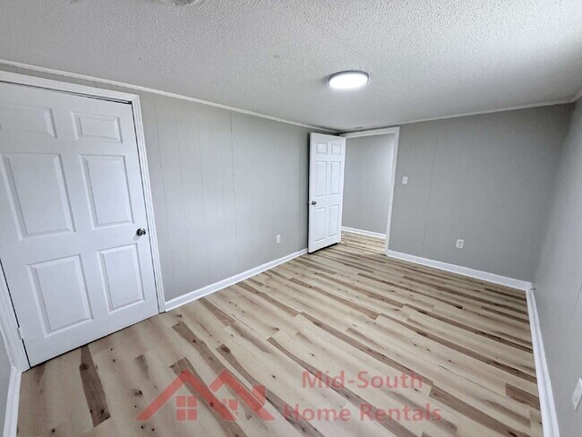 Building Photo - 200 N Tipton St