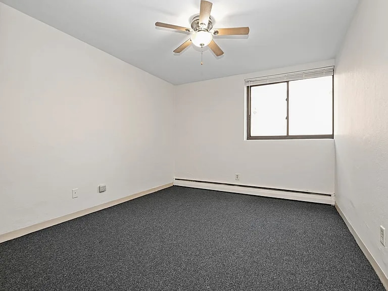 Building Photo - 515 5th St SE