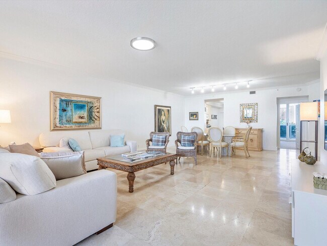 Building Photo - 3200 N Ocean Blvd