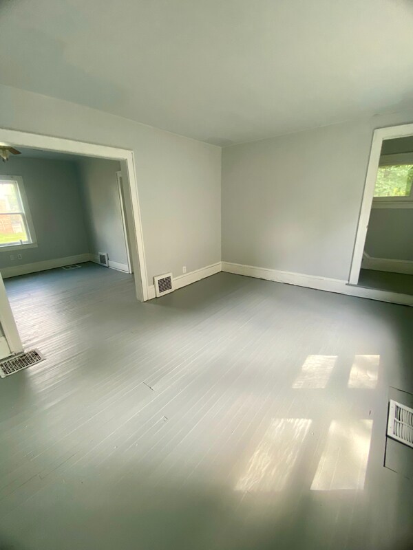 Building Photo - 94 Brighton Dr