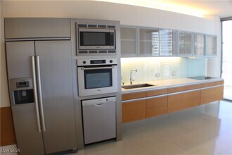 Building Photo - 3722 S Las Vegas Blvd