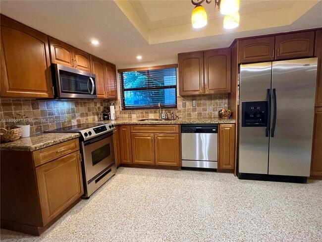 Building Photo - 7704 SW 139th Ct