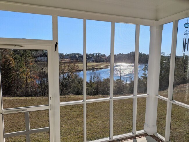 Building Photo - Beautiful 3 Bedroom, 2.5 Bath Home Located in the Kings Grant Golf Community!