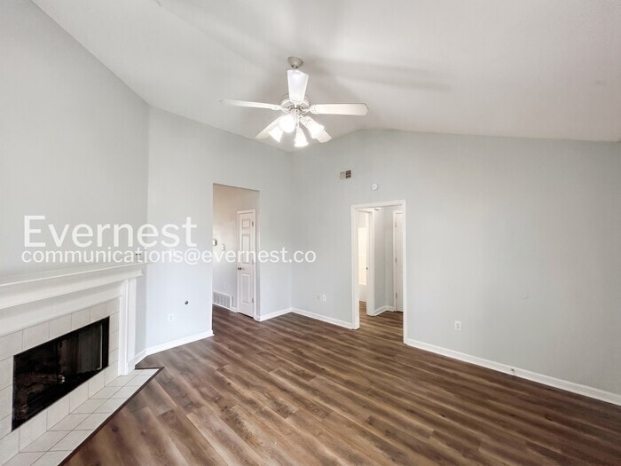 Building Photo - 9136 Kaitlyn Dr S