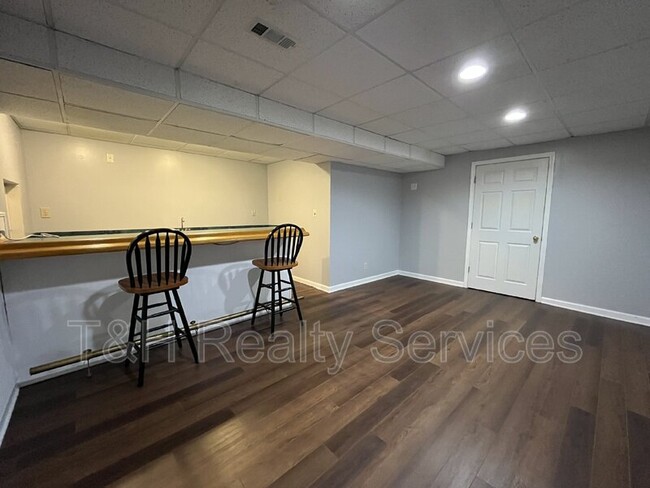 Building Photo - 6827 Antelope Dr