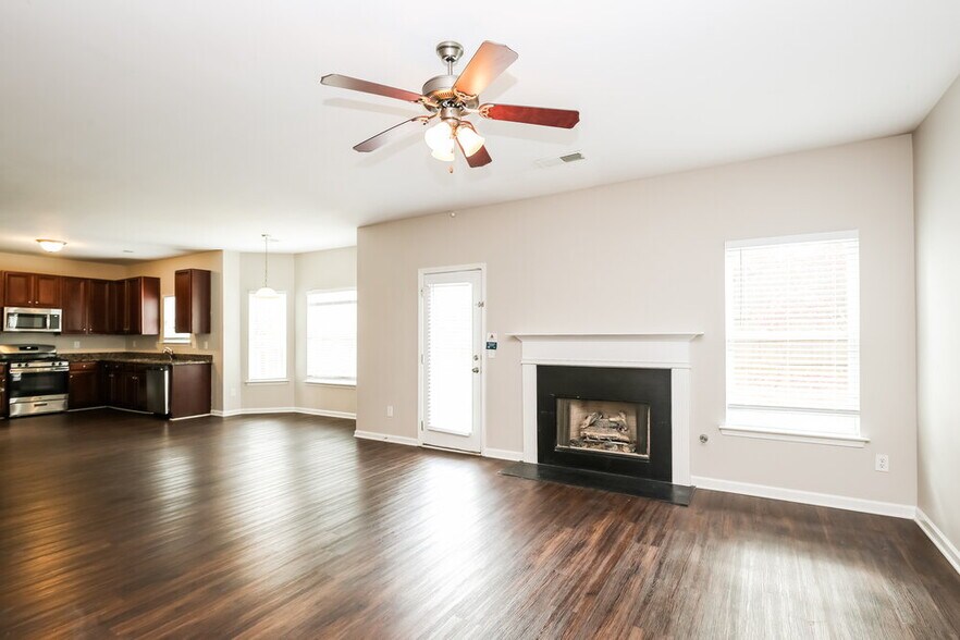 Building Photo - 4235 Fourth Rail Ln