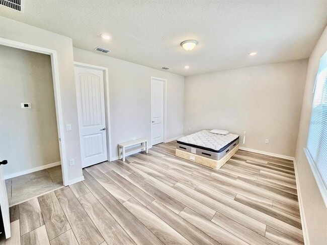 Building Photo - 5066 Sparkling Water Wy