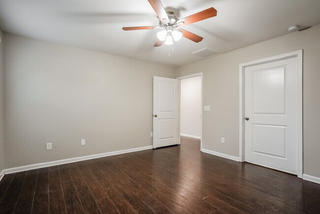 Building Photo - 281 Fieldspar Ln