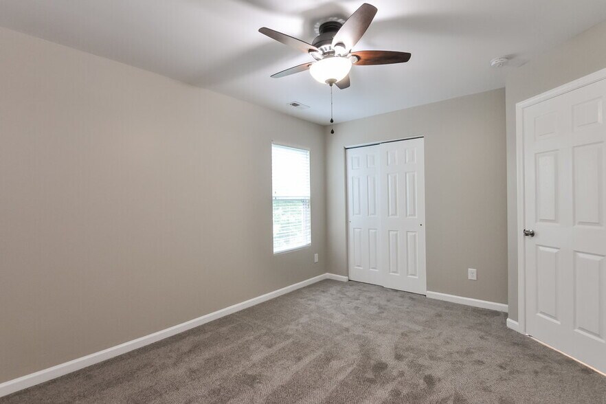 Building Photo - 273 Woodcreek Ln
