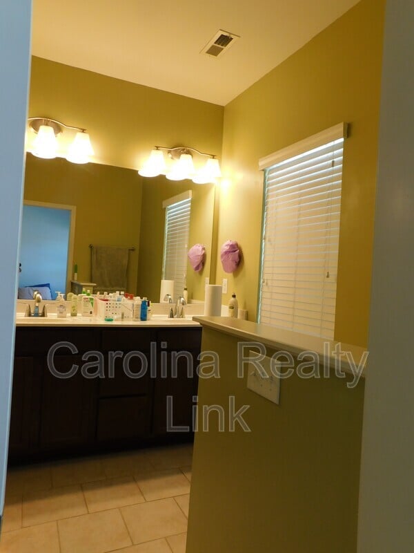 Building Photo - 1244 Assembly St