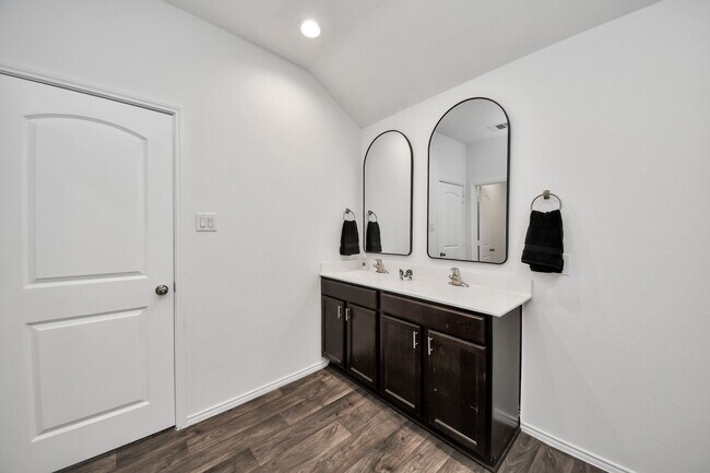 Building Photo - 22939 San Giorgio Ct