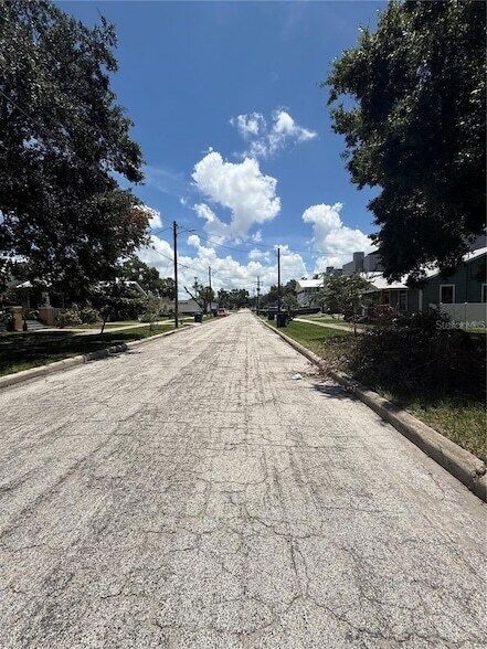 Building Photo - 114 W Amelia Ave