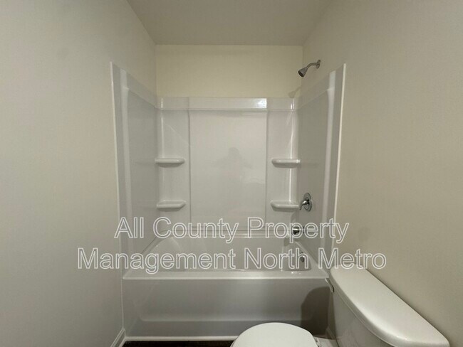 Building Photo - 268 Rydal Wy