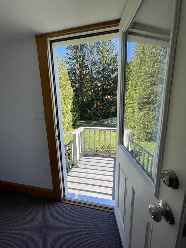 Building Photo - 13 Middle St