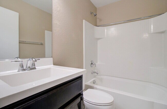Building Photo - 2014 N 77th Dr