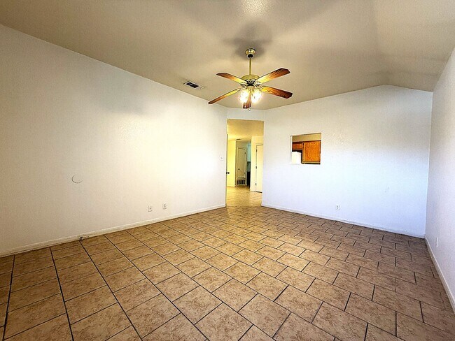 Building Photo - 1304 Cinch Dr