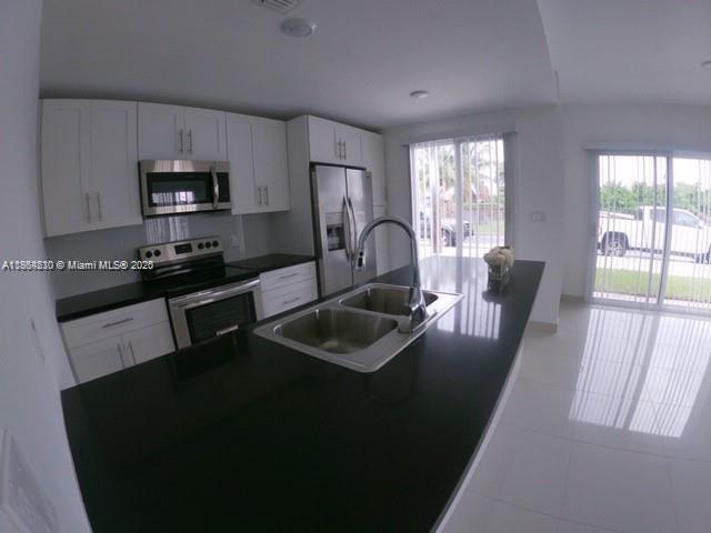 Building Photo - 25877 SW 139th Ct