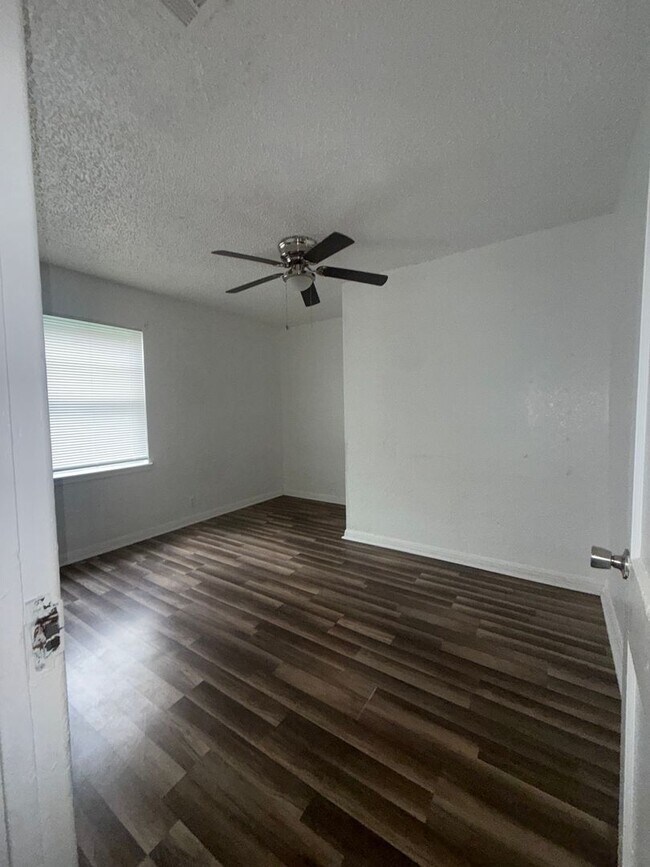 Building Photo - Cozy 3 bedroom house