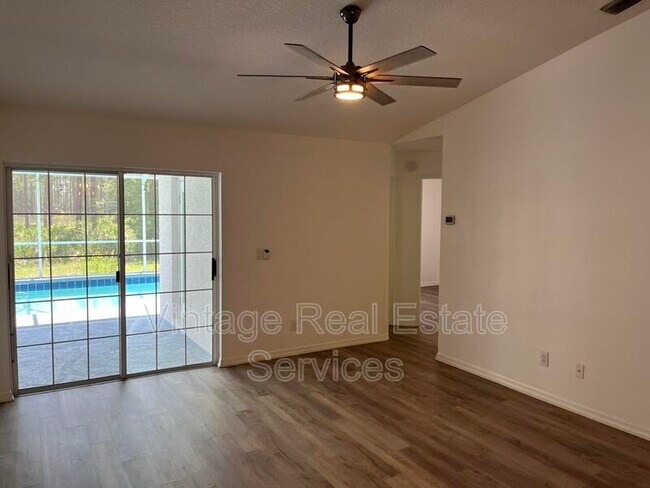 Building Photo - 9411 Willow Cove Ct
